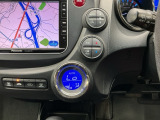 オートエアコン付きです!お好みの温度をセットするだけでエアコンの風量などを自動でコントロール。快適な車内でお過ごしいただけます。