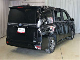 「Toyota Safety Sense」をはじめ、パノラミックビューモニター、ブラインドスポットモニター、クルーズコントロールなど、日常の運転をしっかりサポートする先進装備が充実しています