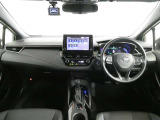 シンプルで見やすいデザイン、運転に集中できる快適な空間です。