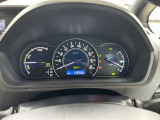 スッキリしたデザインのメーターは運転時の視線移動が少なくて済むので、安全性にも一役かってくれます。