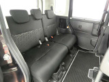 ゆとりある広々とした車内空間は、ドライブを始め買い物やレジャーなど、幅広く活躍します。一人でもみんなとでもお出かけを楽しみましょう!
