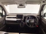 【前方視界】開放的な前方視界!運転がしやすく疲れにくいです♪窓が大きく、見通しがとっても良いおクルマですよ♪