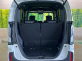 普段のお買い物や通勤、送迎等に十分な荷室スペースを確保しております。セカンドシートを倒すと、大きな荷物の積載も可能です♪