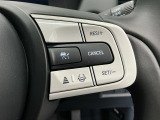 アクセルから足を離しても設定したスピードを保ち走行し、高速道路での疲労軽減に役立つクルーズコントロール付きです!