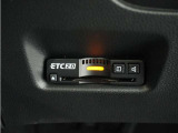 ◆ETC2.0装着◆進化したドライブ体験。料金収受システムだけだったETCが生まれ変わって、高速道路を賢く使うETC2.0に進化しました。多彩な情報サービスが便利で快適なドライブ体験を提供します。