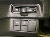 ハンドルの左下にETCとHondaセンシング用の、VSA(ABS+TCS+横滑り抑制)解除スイッチなどがついています。高速道路の料金所の通過も楽々です。 カードの取り出しもしやすい場所についています。