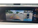 【コマンドシステム】センターのコントローラーとスイッチ類及び音声認識機能により、ナビゲーションやオーディオ&ビジュアル、車両設定等を安全に操作できます。また高精度ディスプレイを採用しています。