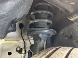 お車を安心してお乗りいただく為には、足回りの定期点検が欠かせません。サービスサポート(有償保証)では無料点検もご提供しており、安心のカーライフをお過ごしいただけるサポート体制が整っています。