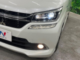 【LEDヘッドライト】悪天候や夜間走行時も良好な視界を確保し安心して運転できる高輝度LEDヘッドライトを装備!点灯速度が早く、消費電力も抑えられています。