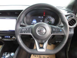 運転が楽しくなる明るく開放的な運転席まわりです。