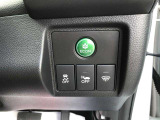 【横滑り防止装置】カーブを曲がるときに車がカーブの外側へのふくらんだり、内側へ巻き込んだりする挙動を防止して安定した走行をサポートするシステムです