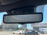 【デジタルインナーミラー】後席の大きな荷物や同乗者で後方が確認しづらい時でも安心!カメラが撮影した車両後方の映像をルームミラー内に表示。クリアな視界で状況の確認が可能です!