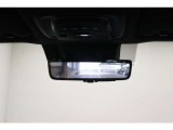 【デジタルインナーミラー】車両後方カメラの映像を映します。ヘッドレストや荷物などで視界を遮らずに後方を確認することができます。切替レバーを操作して通常のミラーモードに変更ができます。