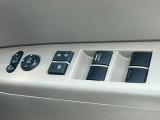 運転席窓操作部スイッチの画像です。