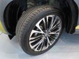 【タイヤサイズ】215-50R-18です。