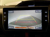 バックガイドモニターで、後方を確認しながら安心して駐車することができます。運転初心者も熟練者も必須の機能ですよ!