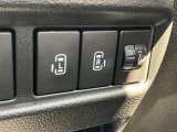 両側電動スライドドアを装備しています。運転席から操作も可能で、便利に活躍するシステムです