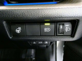 オートマチックハイビームとは、先行車や対向車のライトを認識し、ハイビームとロービームを自動で切り替える機能です。夜道の視界を確保します。詳細は販売店スタッフまでおたずねください。