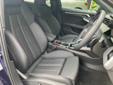 人間工学に基づいて設計されたシートは車のもっているドライビングフィールを存分にドライバーに伝えてくれるクオリティの高い仕上がりとなっています。