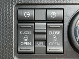 両側電動スライドドアのスイッチ付です。車内からもスイッチひとつで楽にドアの開閉が可能です。電動なので開閉時に力を使う必要がなく、半ドアになることもありません!