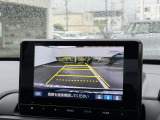 駐車時に便利なバックカメラを装備しています。