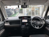 【運転席・インパネまわり】ハンドル・シート・フロアーなど隅々までプロによるクリーニング済み☆彡キレイな車内でドライブが一層快適にお楽しみいただけます!!