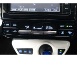 ★エアコンはオートタイプが装着済みです!オートモードにしておけば、車内温度を設定するだけで風の料や吹き出し口の切り替えを機械が行ってくれます!一年中快適な環境を作れますよ♪