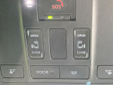 【両側パワースライドドア】スマートキーや運転席のスイッチで後席両側スライドドアの開閉が可能♪電動だから力を入れてドアを開ける必要が無く、小さなお子様でも簡単に開け閉めでき快適です♪