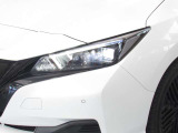 夜間走行の様々な局面に向けて、LEDヘッドランプで視認性をしっかり確保☆ハロゲンヘッドランプのおおよそ2倍の光量で、広範囲に明るくドライバーをサポートしてくれます。