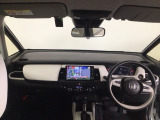 【前方視界】開放的な前方視界!運転がしやすく疲れにくいです♪窓が大きく、見通しがとっても良いおクルマですよ♪