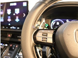 お車選びをお楽しみ頂けるよう、在庫車の展示スペースを十分に確保しております。