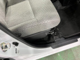 痛みの出やすい運転席シートの角、フロアマット、座面、ともに良好です
