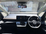 視界の良さなど、いつでも安心して運転できるようにドライバーをサポートします。