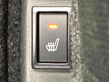 【シートヒーター】寒い日に重宝するシートヒーター!エアコンより早く温まってくれるので寒がりの人も安心ですね♪エアコンの温風は乾燥するから苦手、という方にもをおすすめです。