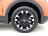 輸入車ならではの卓越した走りを支えるホイールと足回りです!日本車の走りに慣れている方にもぜひ体感して頂きたい程高いレベルでまとまっています。