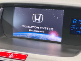 【メーカーナビ】インテリアに溶け込むスタイリッシュな「専用設計」メーカーナビを装備♪視認性や操作性など基本性能にも優れ、より上質なカーライフをお楽しみいただけます。