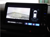 ◆リアワイドカメラシステム◆3種類の表示で後方確認をサポート♪セレクトレバーを「R」の位置に入れるとカメラ画像に切り替え。ノーマルビューでは従来のリアカメラと同様の標準的なビューで表示します!