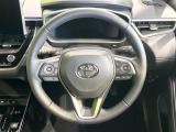 インテリアに合わせたデザインのステアリングは、運転される方のことも考え、運転しやすい形状、大きさです。是非一度、実際に触ってお確かめください。