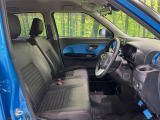 運転席シート廻りは使用感も少なく、良好な状態となっています。丁寧に使われていたことがよくわかりますね。