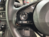 ステアリングにオーディオ操作スイッチが付いています。オーディオ画面に直接タッチしなくても操作が出来ますので、運転に集中できます。