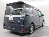 クルマの状態を徹底検査して公開!中古車は1台ずつコンディションが違います。トヨタでは中古車の総合評価や内外装の状態などをひと目で分かるよう、プロの検査員が実施した車両検査証明書をご用意しています。
