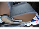 スズキ認定中古車とは、スズキが認定した検査員が、車両を検査し評価した、【車両状態証明書】付きの中古車です