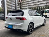 アフターサービスは全国のVolkswagen正規ディーラーで対応。遠方のお客様も安心してご購入いただけるよう、丁寧にサポートいたします。