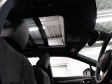 電動開閉式ムーンルーフ装備です☆