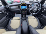 こちらのお車はMINI NEXT鶴ヶ島に展示中です。☆お問合せをお待ちしてます!