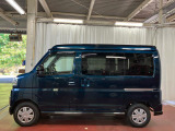 【スマートアシスト搭載車】 衝突回避支援ブレーキ機能(対車両・歩行者)、衝突警報機能(対車両・対歩行者)、誤発信抑制制御機能などの機能で安全な運転をサポートします。