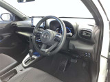 運転席周りのレイアウトをご覧ください。ナビゲーションが綺麗に装着されすっきり収まってますね!