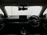 見通しのよいすっきりとした視界で、誰でも運転しやすいです。運転のしやすさは疲れにくさにも繋がりますよ♪