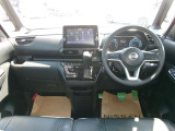操作しやすい運転席廻り!操作パネルも使いやすい!!ドライブが楽しくなります!