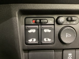 リアドアは乗り降りに便利な両側電動スライドドアです。また運転席に座っていながらスイッチ操作で自在にスライドドアを開け閉めできます。